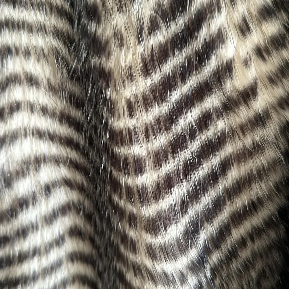 Jack Faux fur vest. Size M. Black and white   EUC - Picture 5 of 10